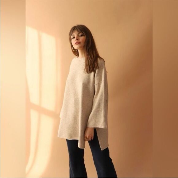 NWT & Gather Wool Blend Oversized Cream Wide Arm Sweater $72 S/M - Picture 1 of 11